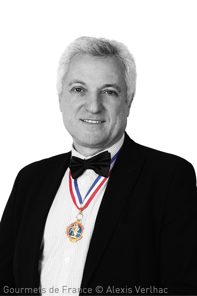 portrait de didier lasserre en noir et blanc